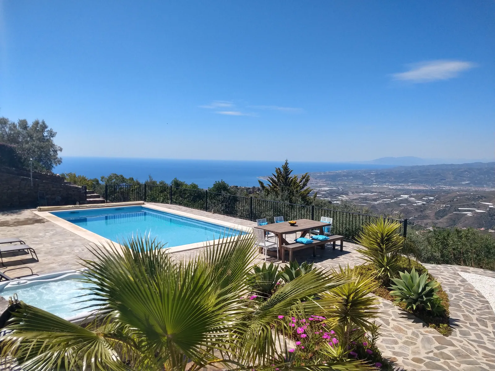 Casa Canto de Pajaros — The villa, Sayalonga