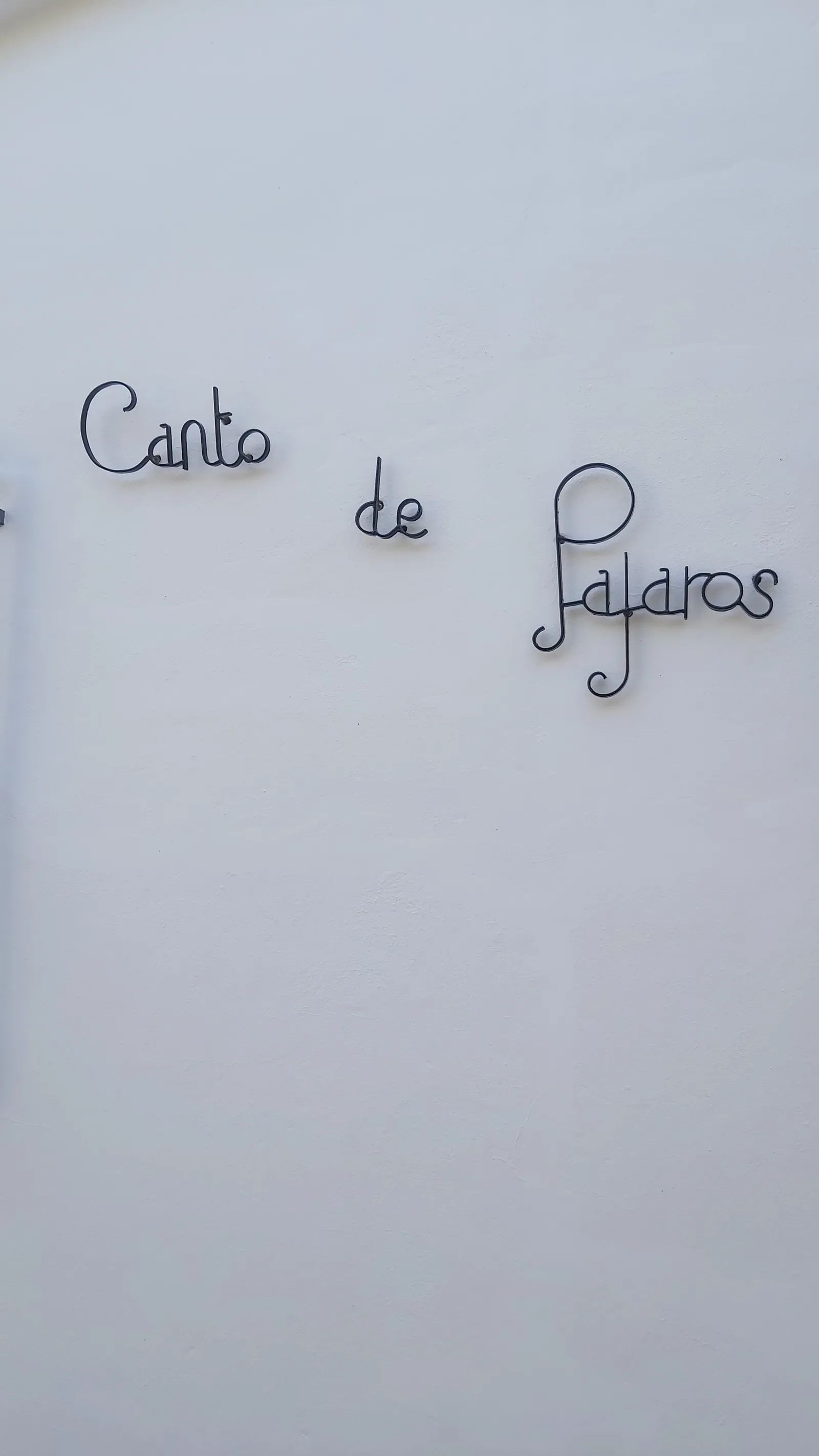 Casa Canto de Pajaros nameplate